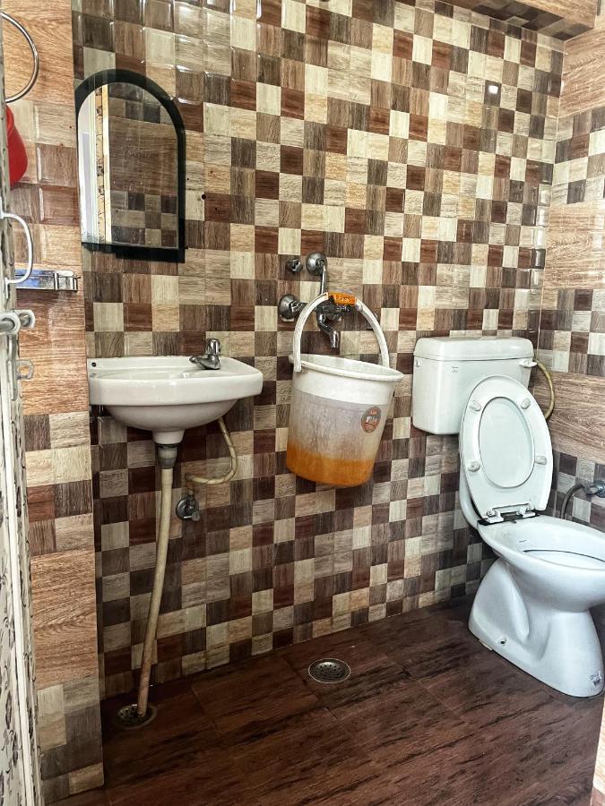 Shri Guest House Waranasi Zewnętrze zdjęcie