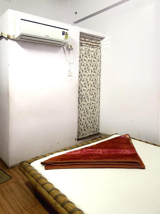 Shri Guest House Waranasi Zewnętrze zdjęcie