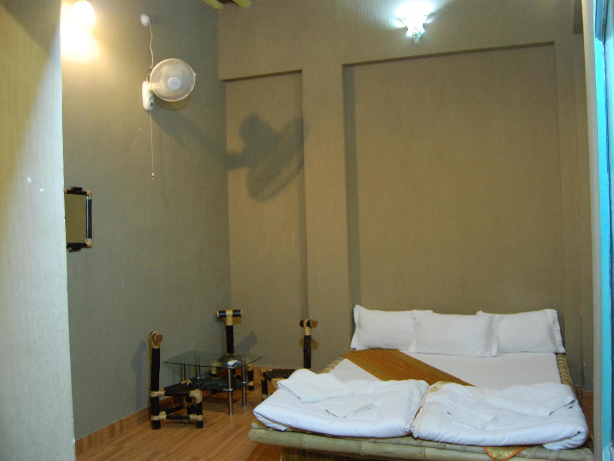 Shri Guest House Waranasi Zewnętrze zdjęcie