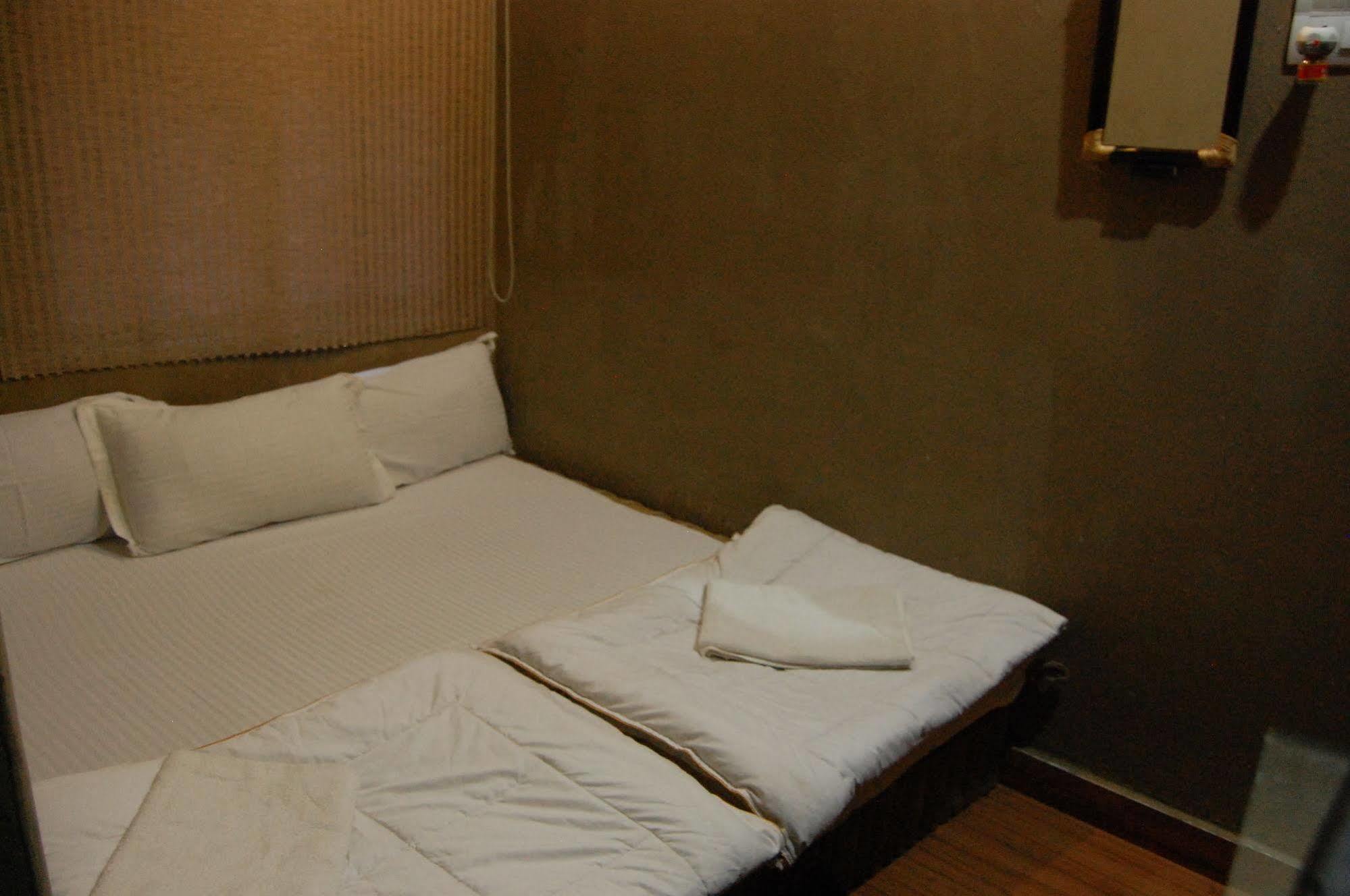 Shri Guest House Waranasi Zewnętrze zdjęcie